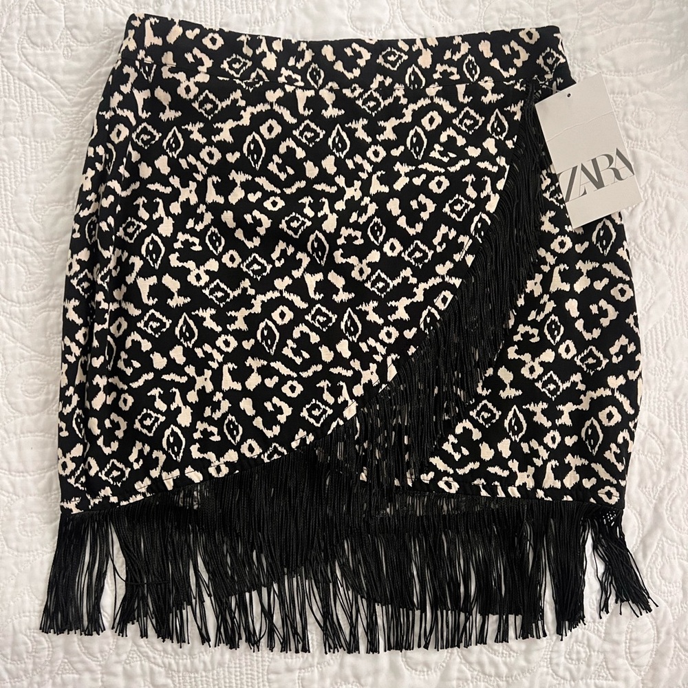 Zara Black and Cream Patterned Mini Wrap Skirt